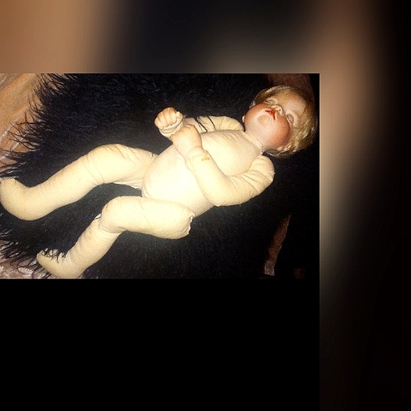 1987 collectible Boots Tyner Sugar Britches bisque doll - Picture 7 of 9